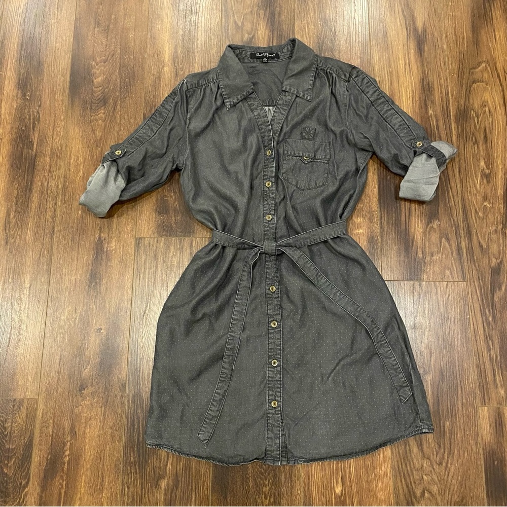 Velvet Heart Gray Button-Up Dress
